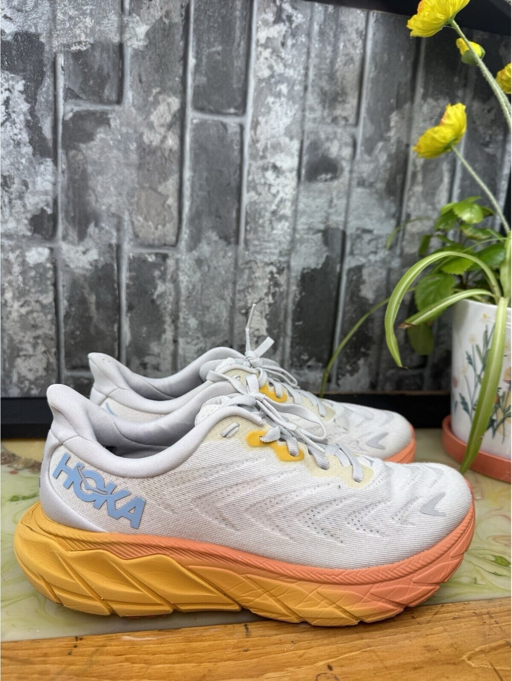 HOKA ONE ONE Arahi 6 Women's Running Shoes Breathable Mesh Lace-Up White US 7.5